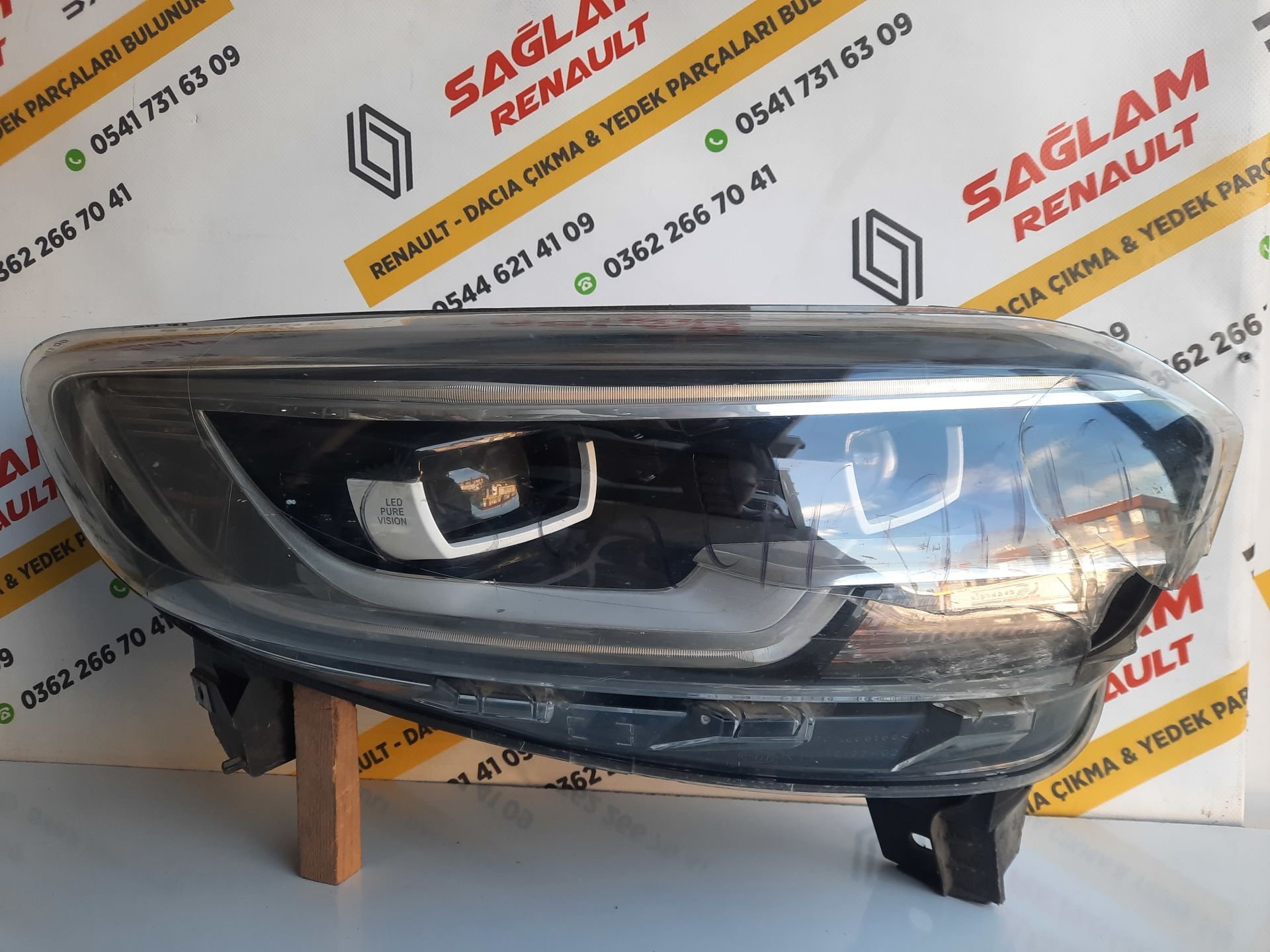 Kadjar İcon Çift Mercekli Orijinal Çıkma Sağ Far - Camı Kırık 260108354R