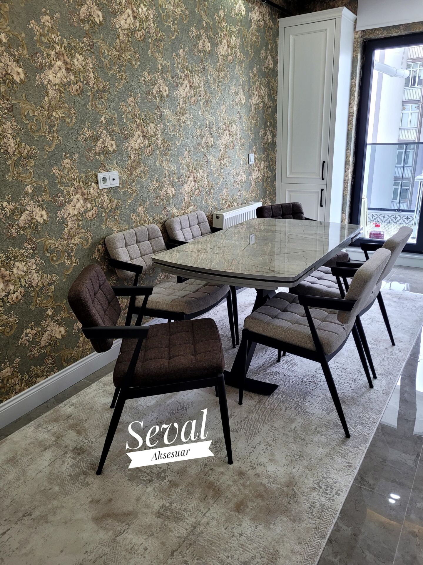 Lagina Gold Açılır Masa + Klas Sandalye Takımı