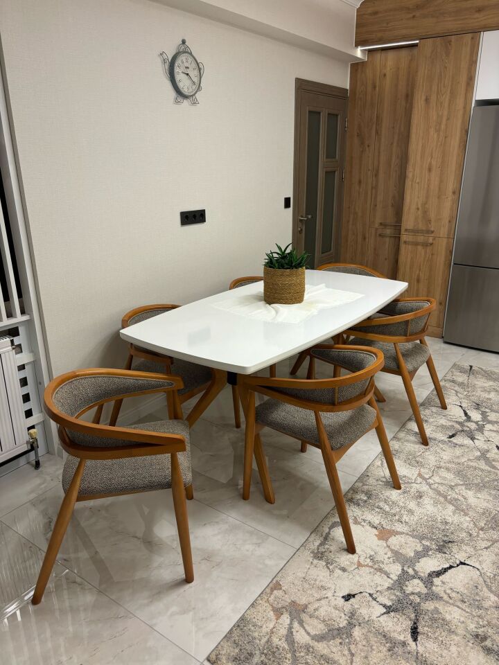 Beyaz Ahtapot Masa + Luna Sandalye Takımı 