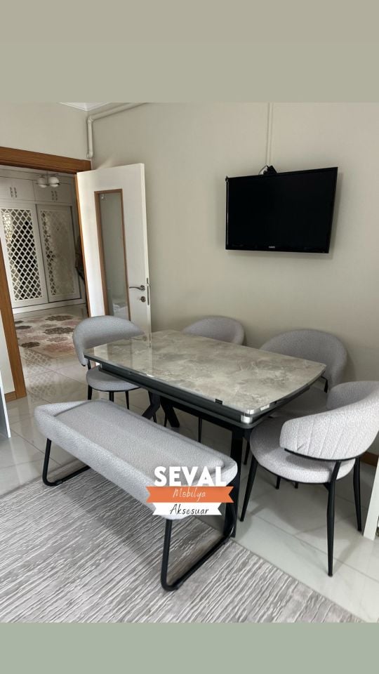 Rampla Yıldız Masa + Ay Sandalye Takımı 