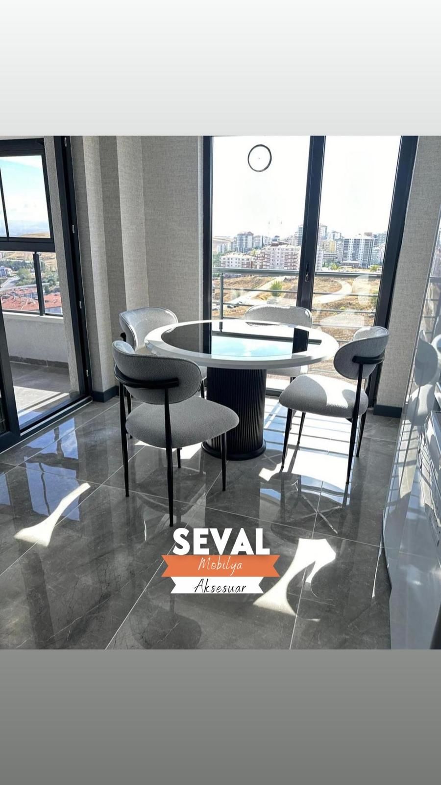 Beyaz Aynalı Yuvarlak Masa + Metal Polo Sandalye Takımı