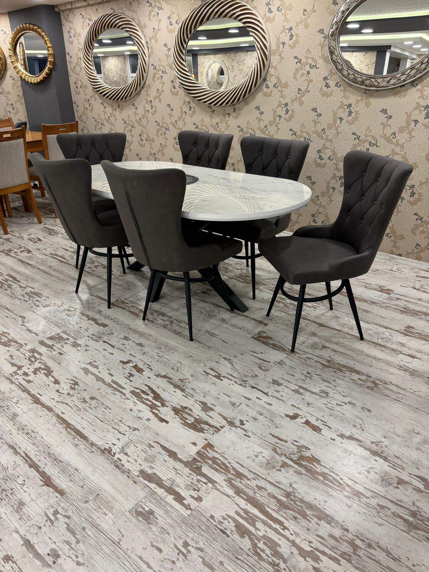 Marmo Oval Örümcek Masa + Gökyüzü Sandalye Takımı