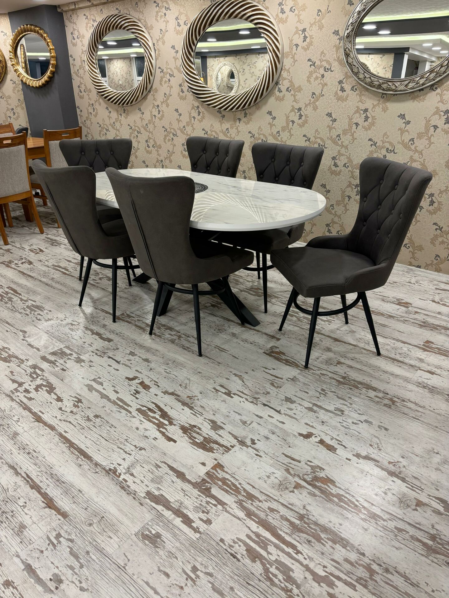 Marmo Oval Örümcek Masa + Gökyüzü Sandalye Takımı