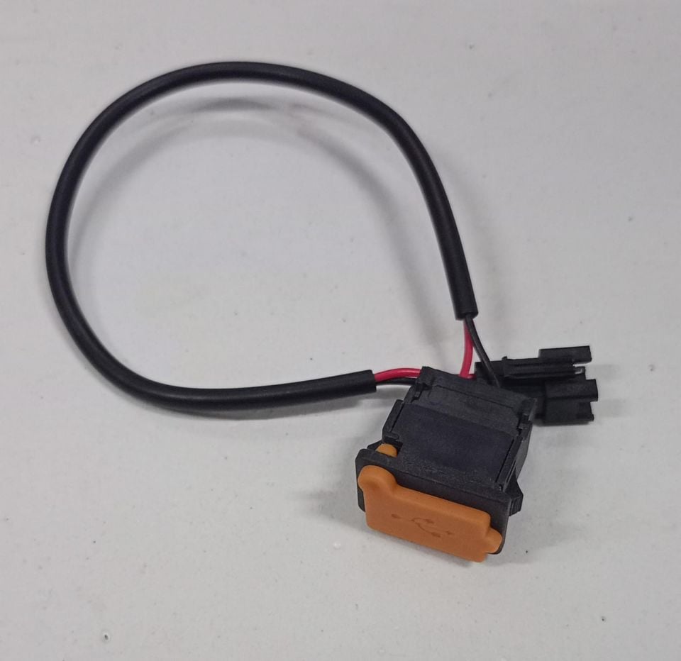 VSX USB ŞARJ SOKETİ