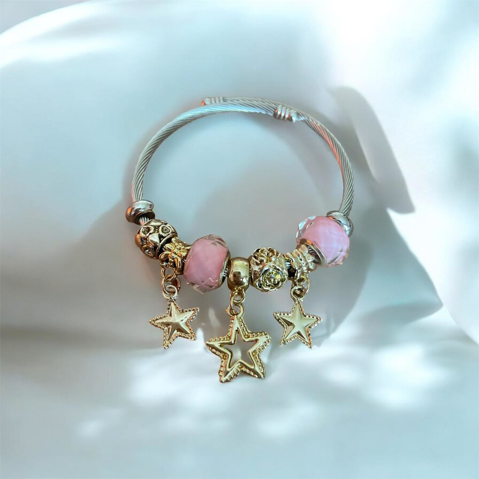 yıldız desen figürlü pembe taşlı pandora kelepçe