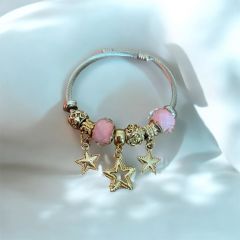 yıldız desen figürlü pembe taşlı pandora kelepçe