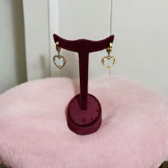 Çelik Halka İçinde Kelebek Model Küpe