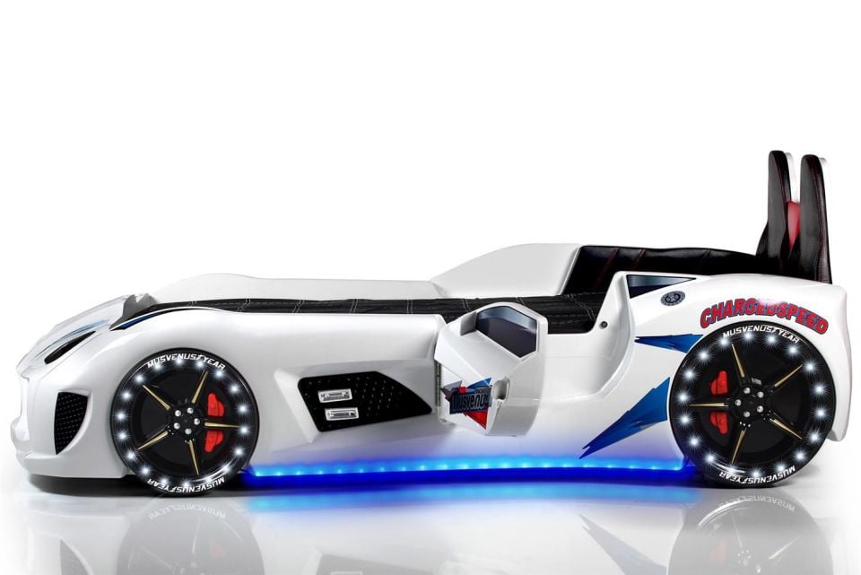 Audi V7 Arabalı Yatak Koltuklu Full Ledli - Beyaz