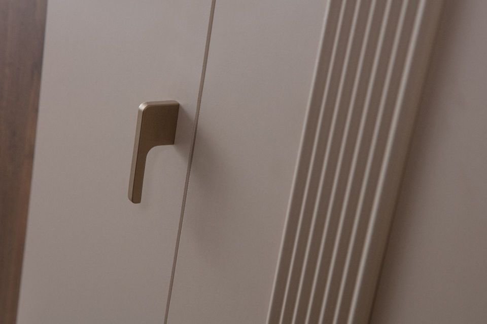 Megan 3 Kapaklı Gardırop