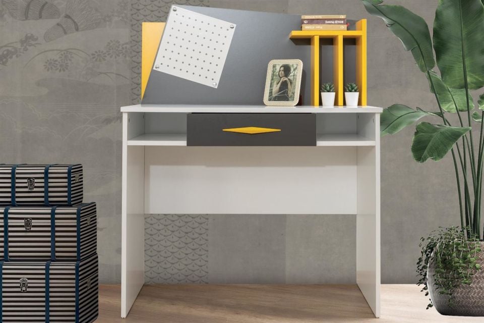 Giallo Çalışma Masası