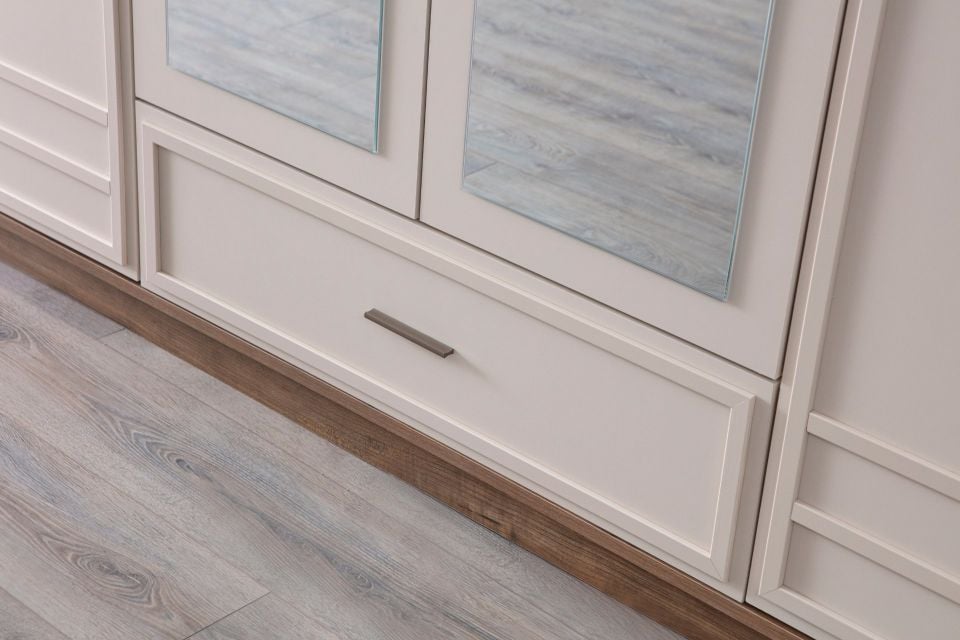 Elora 4 Kapaklı Çekmeceli, Aynalı Dolap