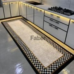 Siyah Beyaz Dama Desenli Gold Detaylı Mutfak Halısı