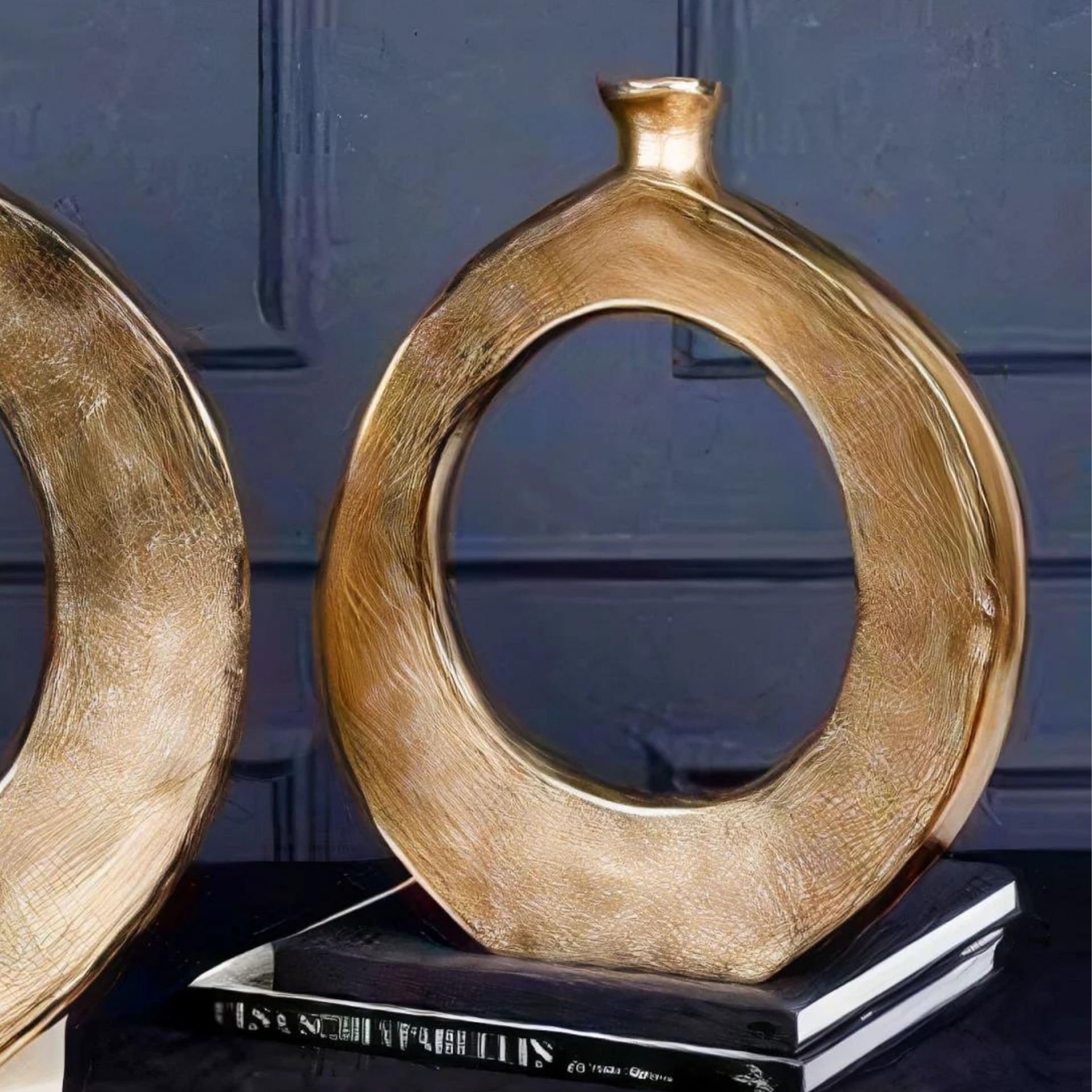 Gold Halkalı Oval Tasarımlı Küçük Dekoratif Vazo
