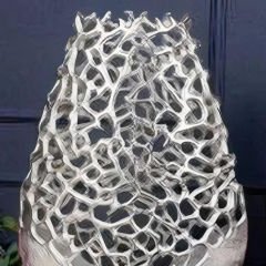 Gümüş Kabartma Desenli Metal Büyük Dekoratif Vazo