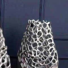 Gümüş Kabartma Desenli Metal Küçük Dekoratif Vazo