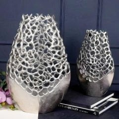 Gümüş Kabartma Desenli Metal İkili Set Dekoratif Vazo
