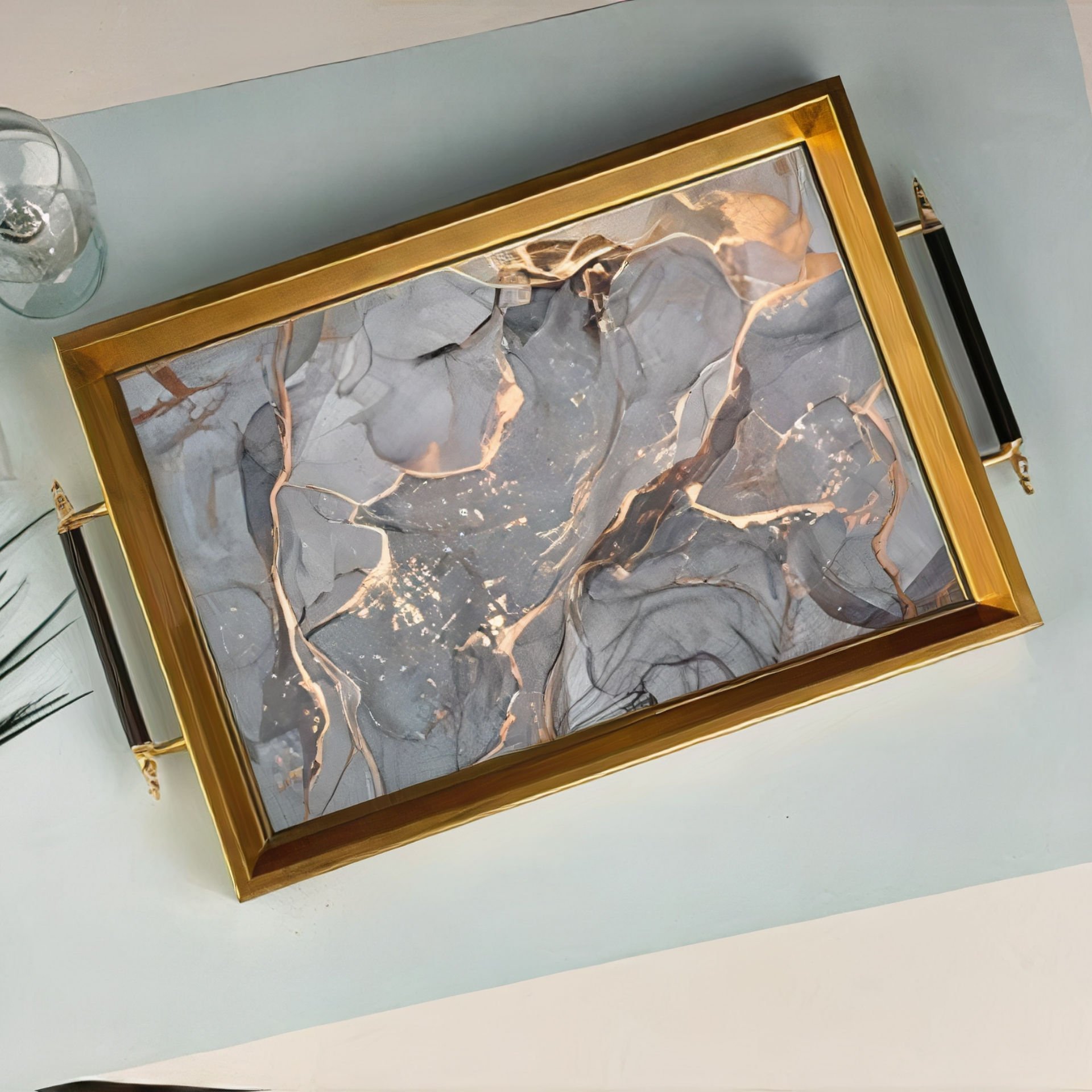 Gold Çerçeveli Gri Mermer Desenli Dekoratif Tepsi