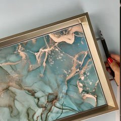 Mat Gold Çerçeveli Mavi Mermer Desenli Dekoratif Tepsi