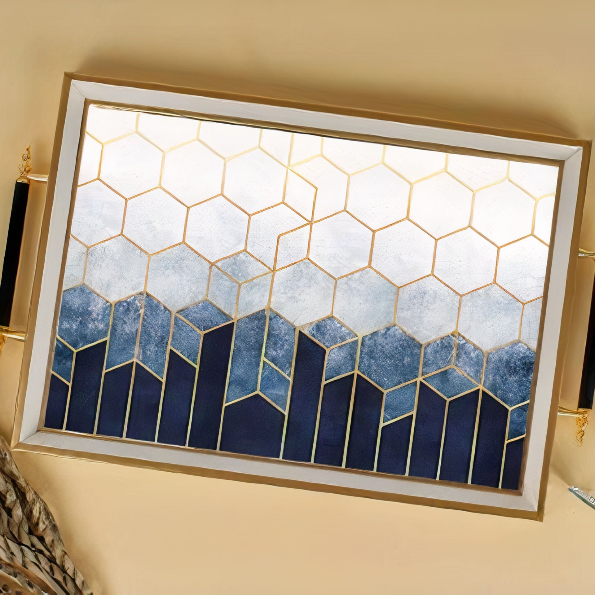 Gold Çerçeveli Geometrik Desenli Dekoratif Tepsi