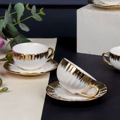 Soyut Gold Desenli Dekoratif 6 Kişilik Kahve Fincan Takımı
