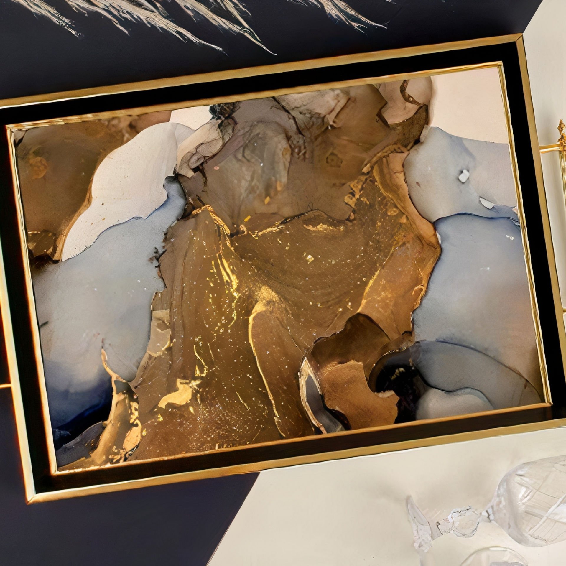 Gold Çerçeveli Soyut Tasarım Desenli Dekoratif Tepsi