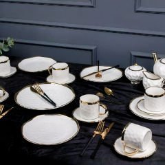 Gold Çerçeveli Porselen 24 Parça 6 Kişilik Çay Pasta Yemek Takımı