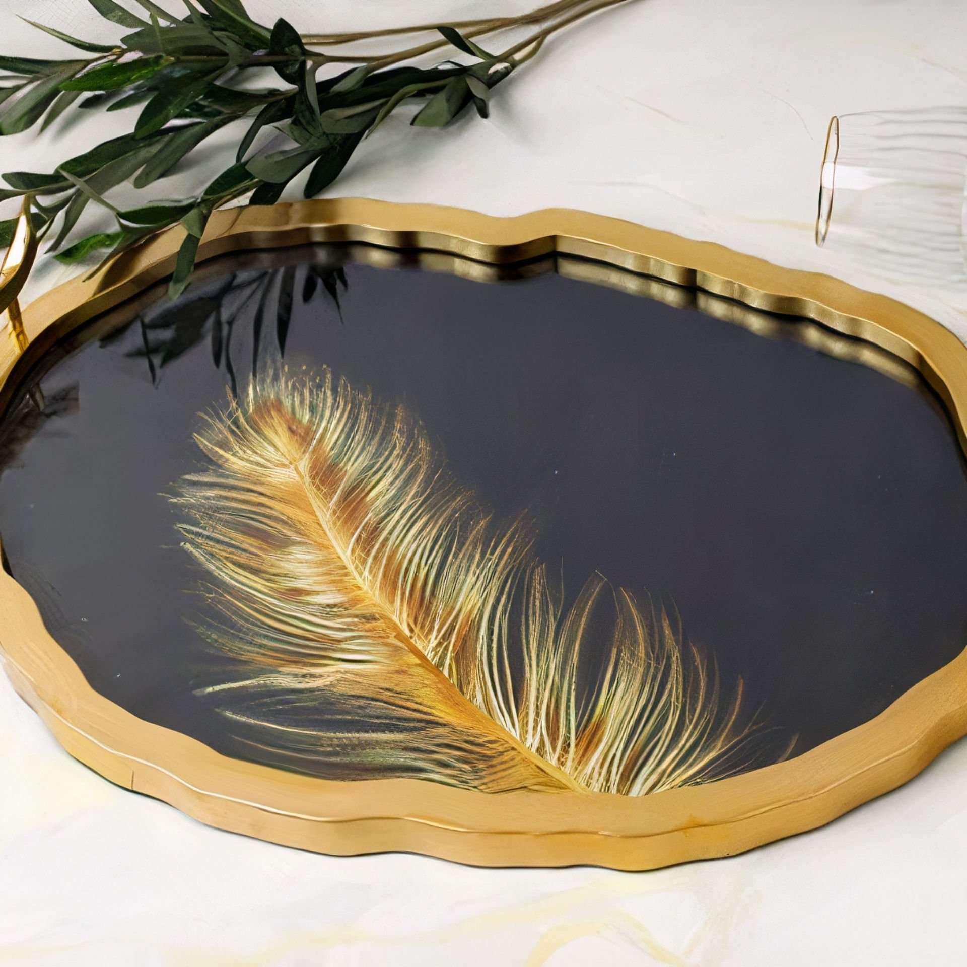 Altın Kaplama Çerçeveli Gold Tüy Desenli Oval Dekoratif Tepsi