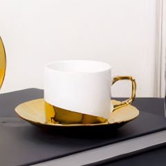 Beyaz Seramik Gold Detay Desenli 2 Kişilik Kahve Fincan Takımı