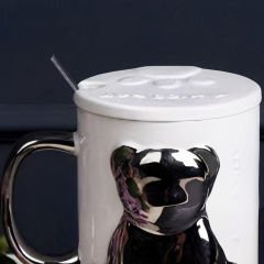 Gümüş Kulplu Metalik Ayı Figürlü Kapaklı Seramik Mug Kupa