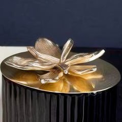 Gold Kapaklı Çiçek Motifli Siyah Şekerlik Dekoratif Obje