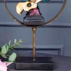 Gold Halkalı Gitar Çalan İnsan Figürlü Dekoratif Obje