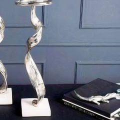 Mermer Tabanlı Gümüş Metal Kıvrımlı Mumluk