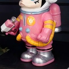 Pembe Astronot Figürlü Dekoratif Biblo