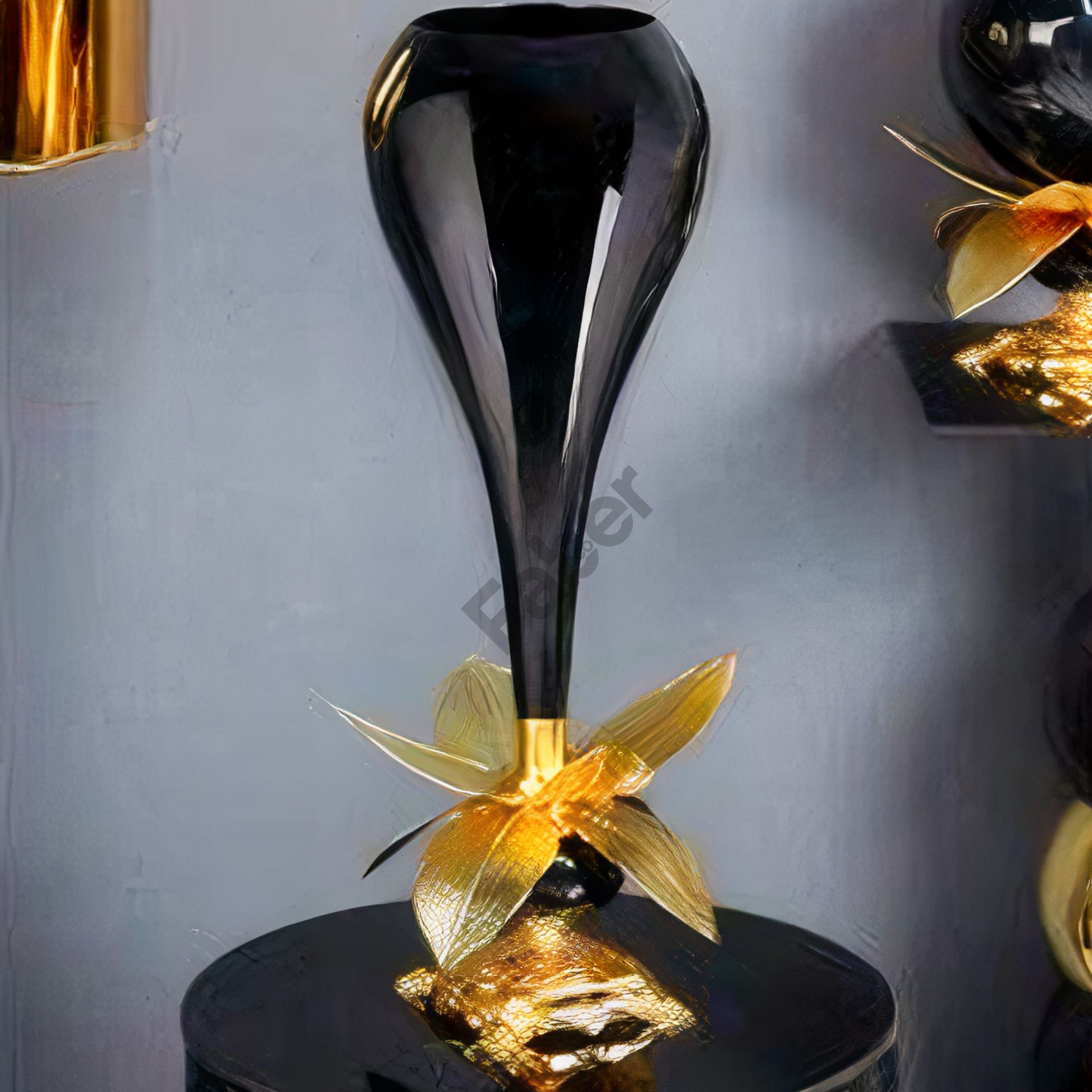Gold Çiçek Motifli Siyah Dekoratif Vazo
