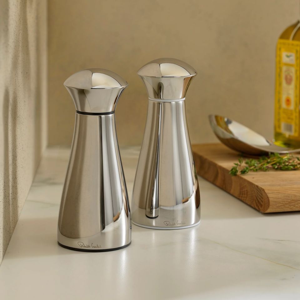 Robert Welch Medium Bright Salt and Pepper Mills with Tray Set