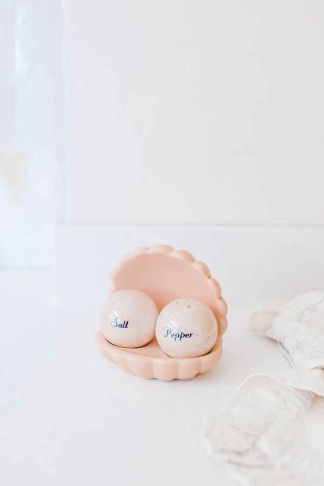 Pembe Stoneware Tuzluk Ve Biberlik 12X10x13 Cm Animals Collection by Yvonne Ellen Animals Collection | by Yvonne Ellen