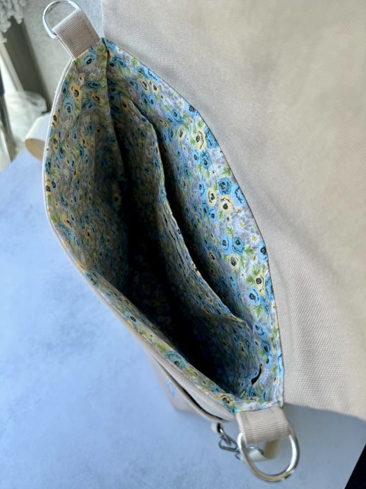 Krem Bisiklet Nakışlı Sırt Çantası