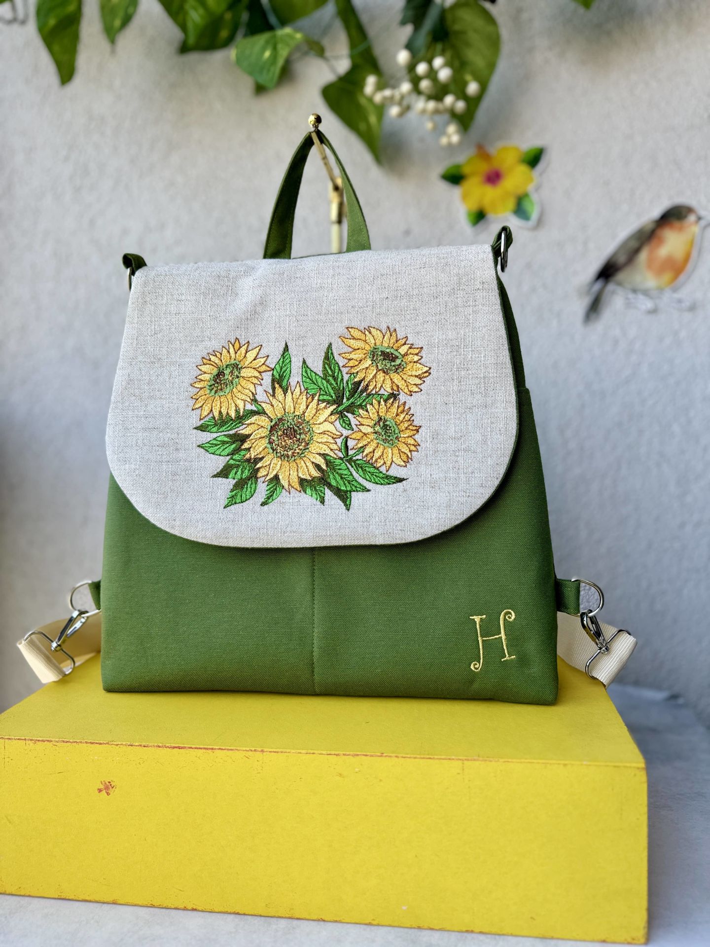 Yeşil Ayçiçek Nakışlı Sırt Çantası