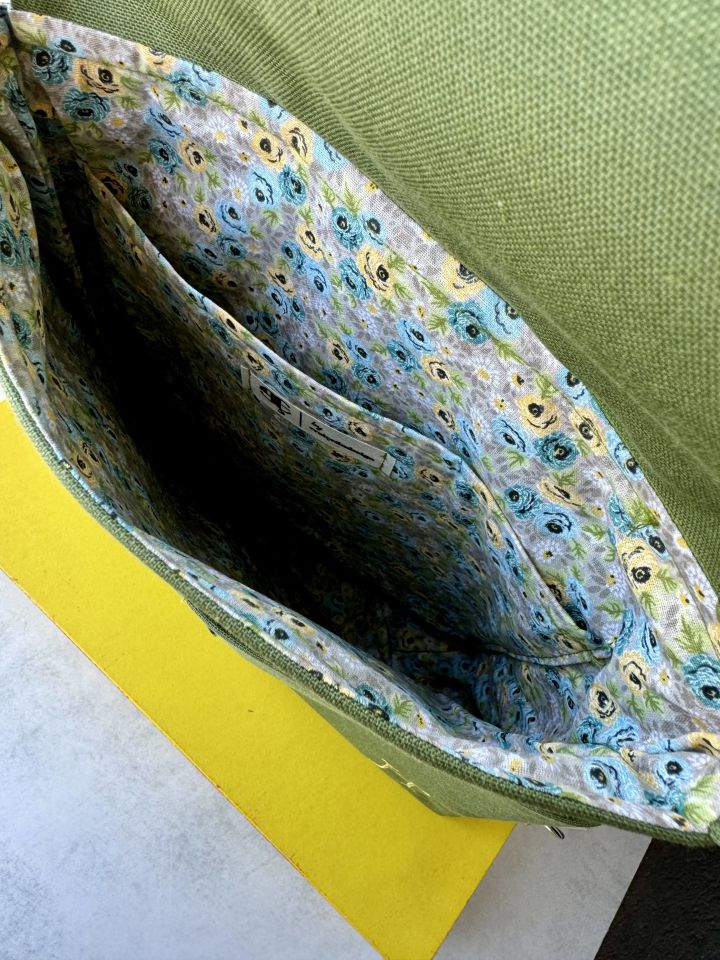 Yeşil Ayçiçek Nakışlı Sırt Çantası