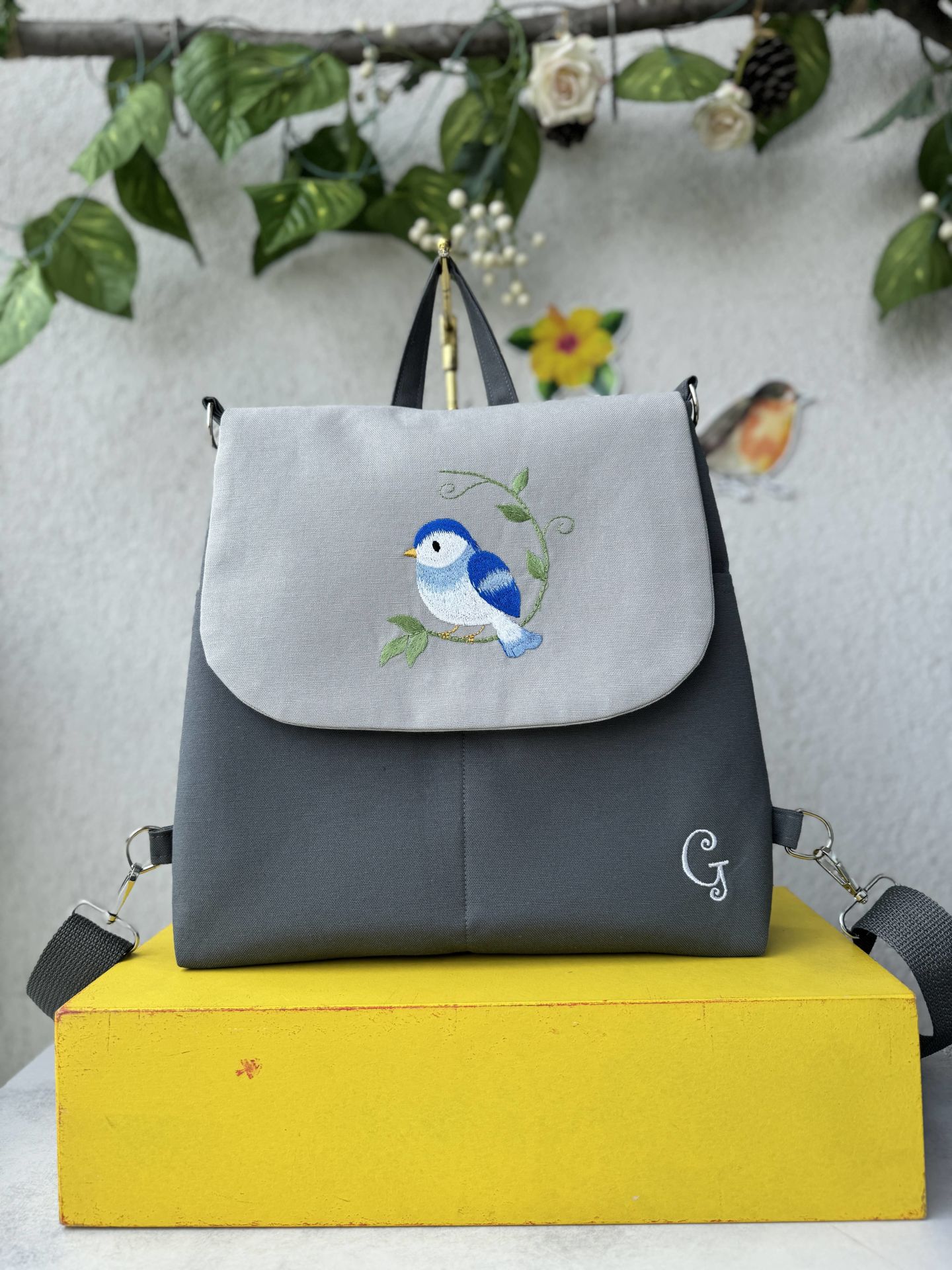 Antrasit Kuş Nakışlı Sırt Çantası