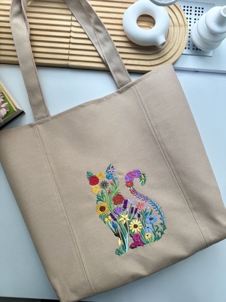 Krem Pop-up Çiçekli Kedi Nakışlı Omuz Çantası