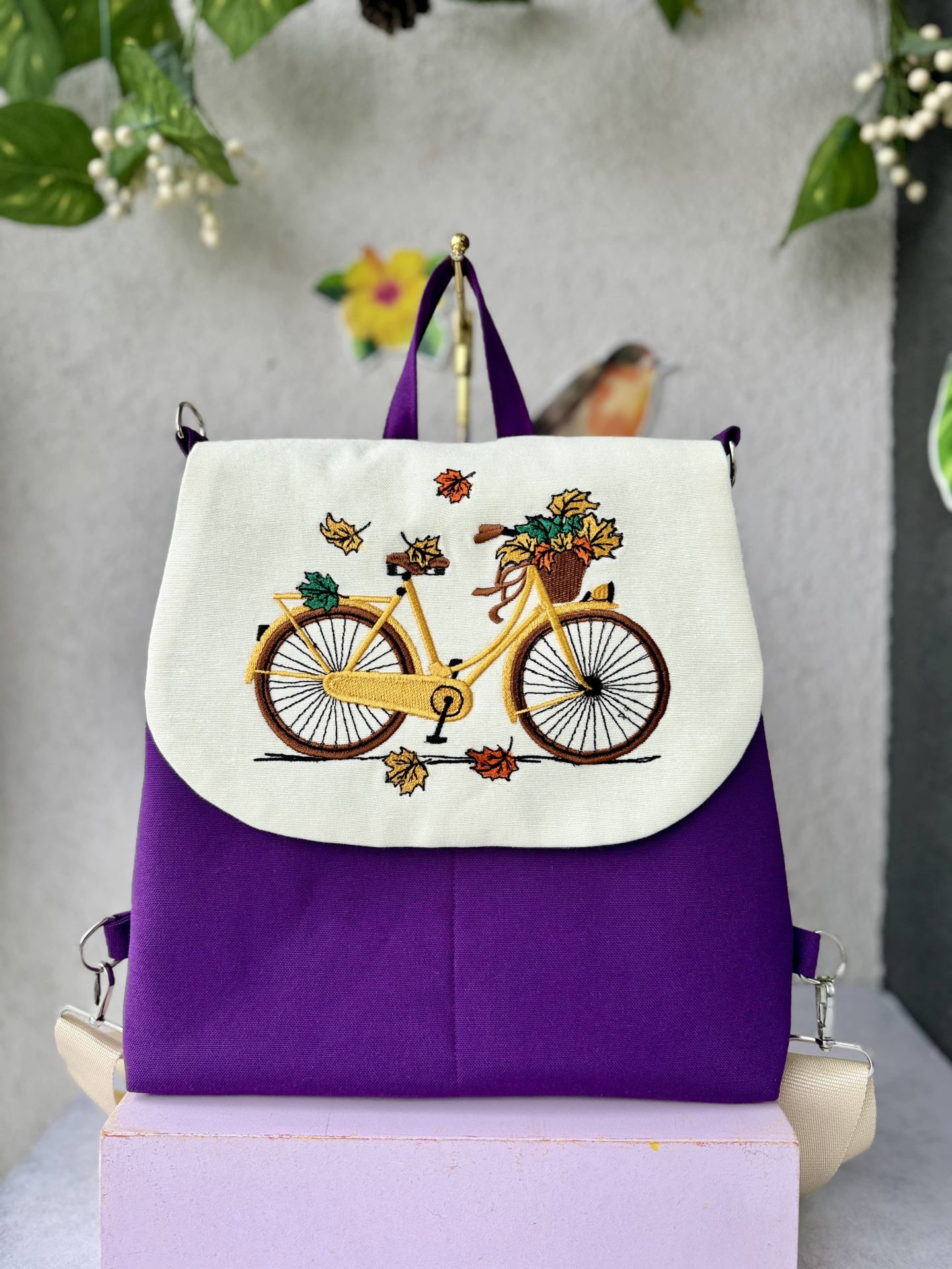 Mor Bisiklet Nakışlı Sırt Çantası