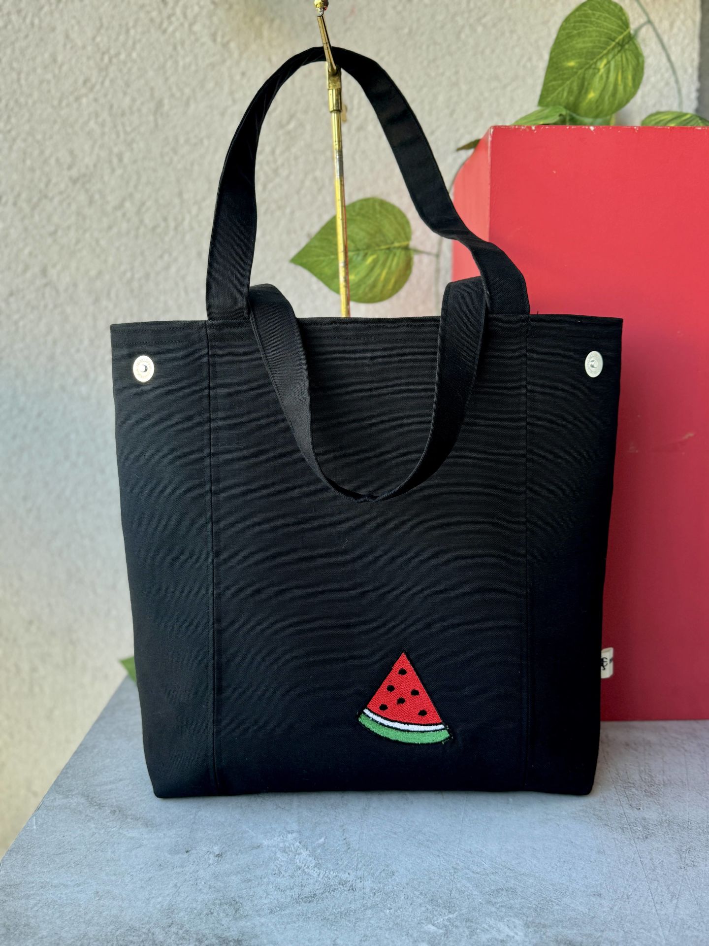 Siyah Karpuz Nakışlı Omuz Çantası