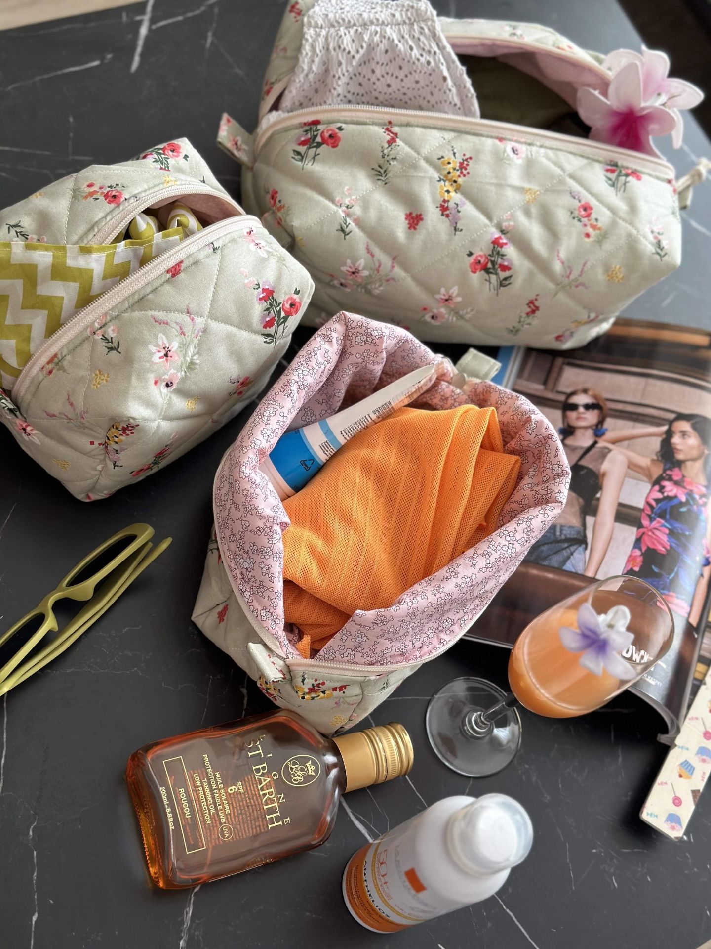 Çiçekli Kapitone Makyaj Çantası