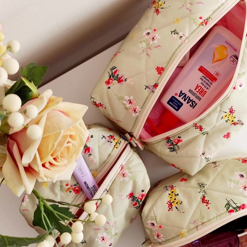 Çiçekli Kapitone Makyaj Çantası