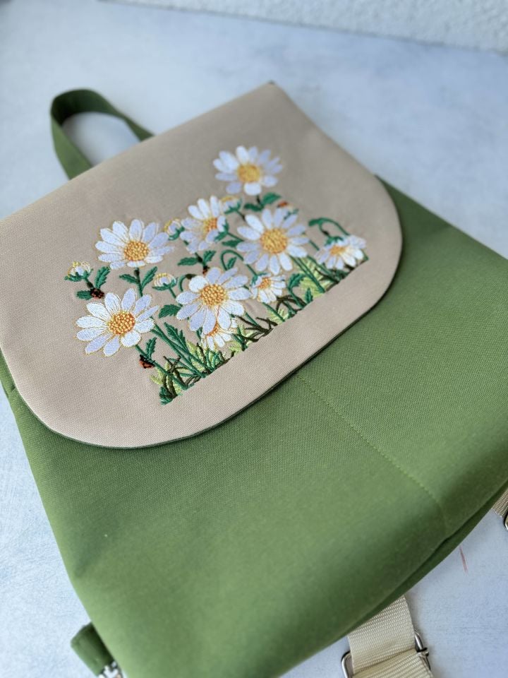 Yeşil Papatya Nakışlı Sırt Çantası