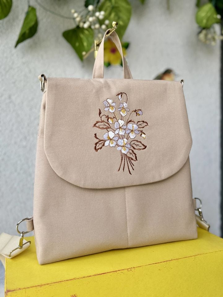 Krem Yasemin Çiçeği Nakışlı Sırt Çantası