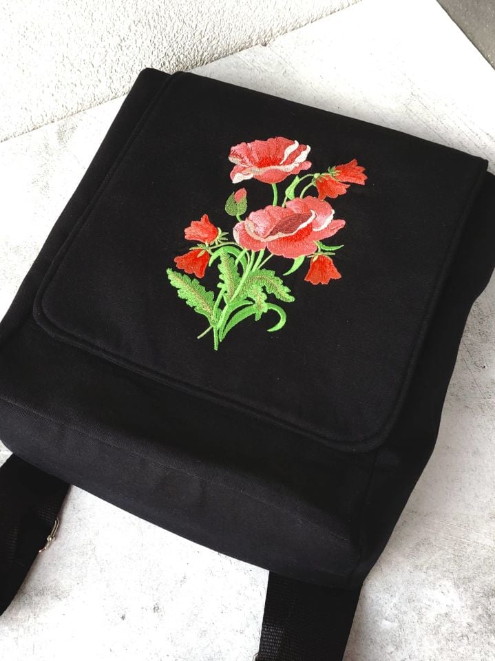 Siyah Karanfil Nakışlı Laptop Çantası