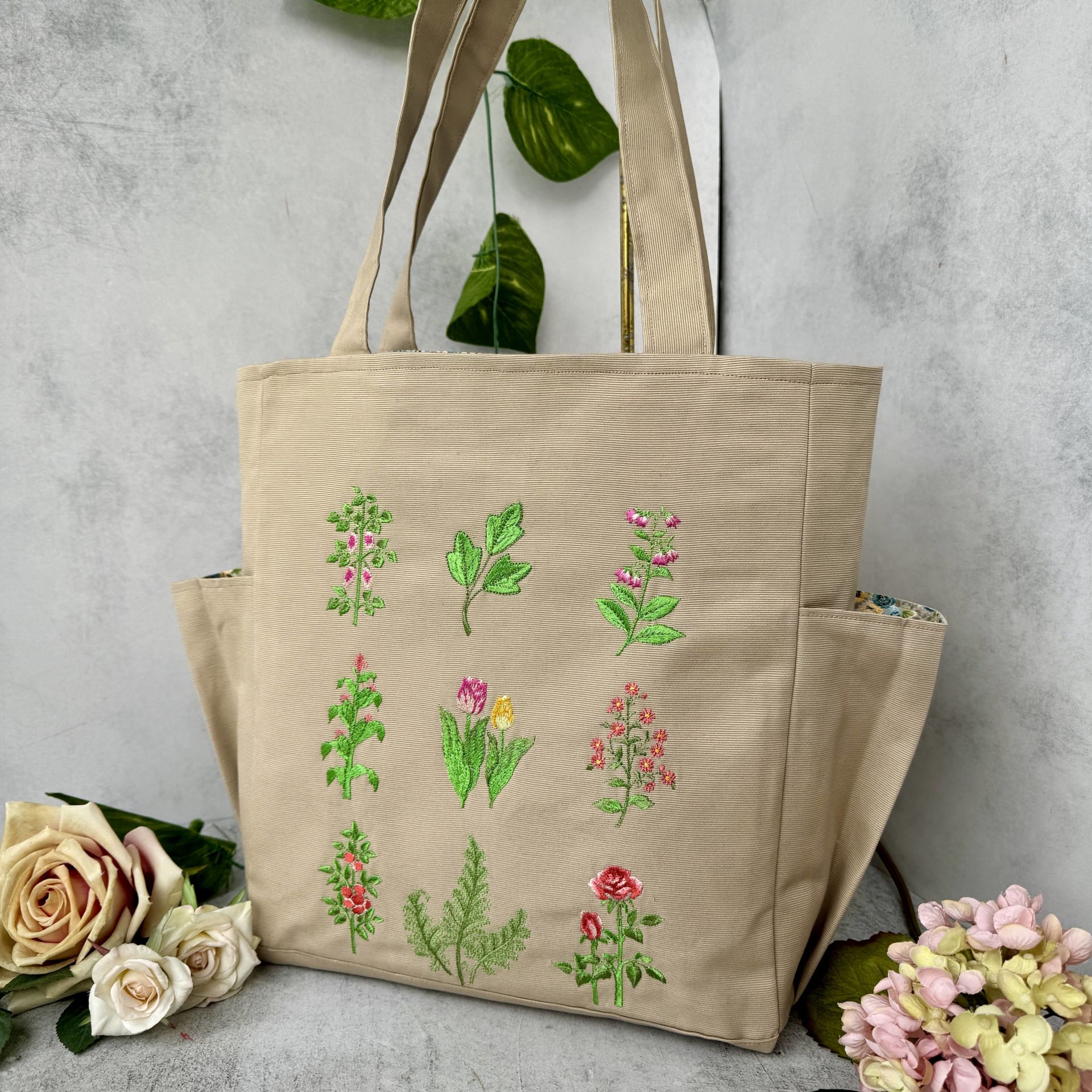 Krem Çiçek Nakışlı Omuz Çantası