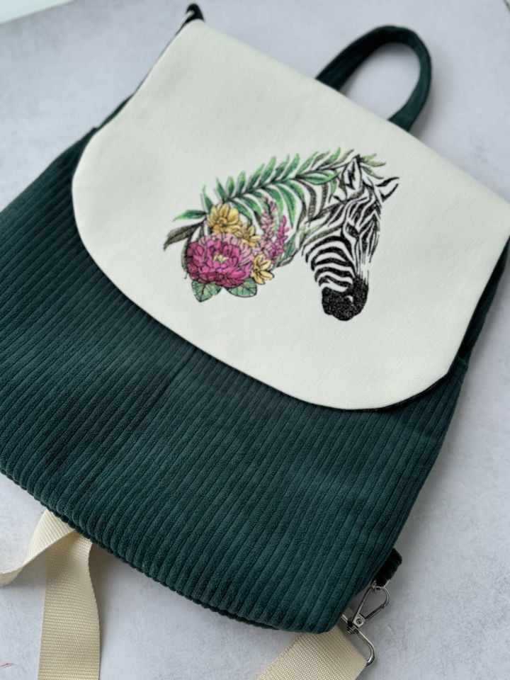 Zümrüt Yeşil Fitilli Kadife Zebra Nakışlı Sırt Çntası